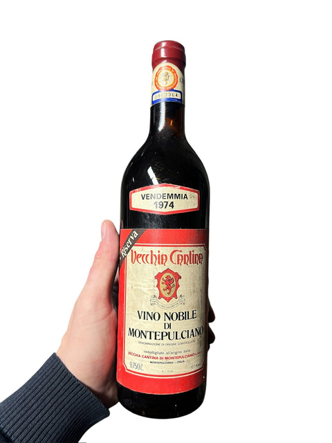 Vecchia Cantina Vino Nobile di Montepulciano 1974 Riserva Capsul schade
