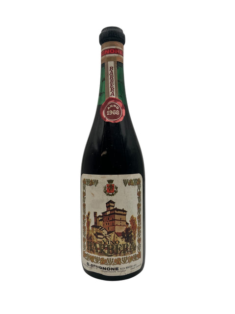 Flaske af Gionone Vino Barbera 1968 med etikette