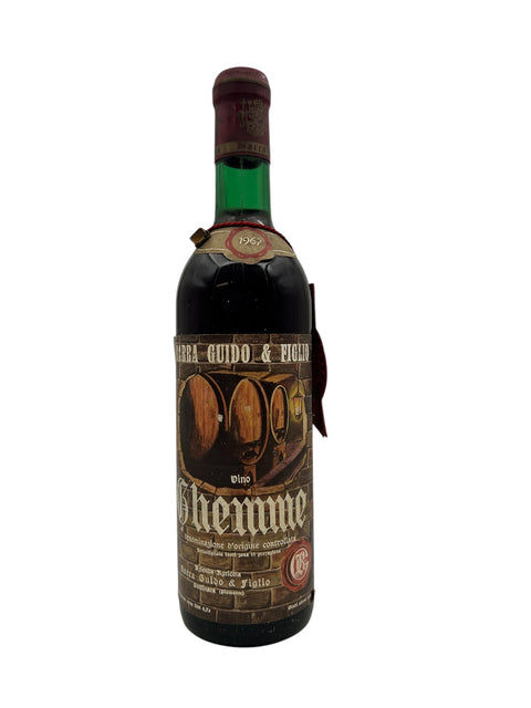 Flaske Ghemme vin fra 1967 med en vintage etiket