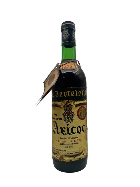 Flaske af Aricoc Berteletti 1977 rødvin