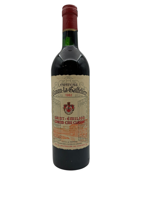 Flaske af Saint-Émilion Château Canon-la-Gaffelière 1982 rødvin