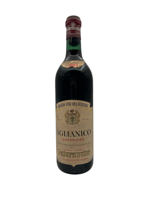 Flaske af Aglianico Paternoster 1963 rødvin
