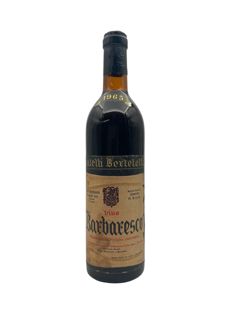 Flasken af Barbaresco Serafino Barolo 1965 rødvin