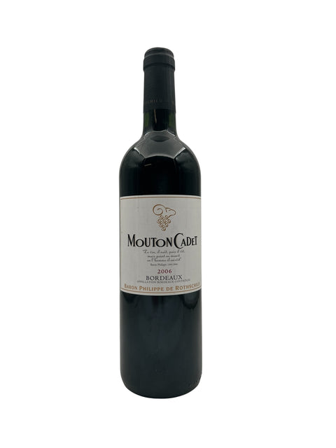 Flaske af Mouton Cadet Baron Philippe de Rothschild 2006 rødvin