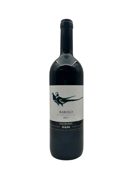 Flaske Barolo Gaja 2013 med elegant etiket og mørk rødvin
