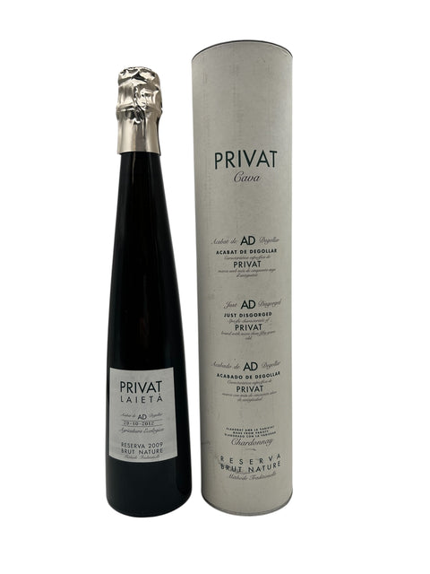 Flaske af Laietà Privat 2009 cava med tilhørende emballage