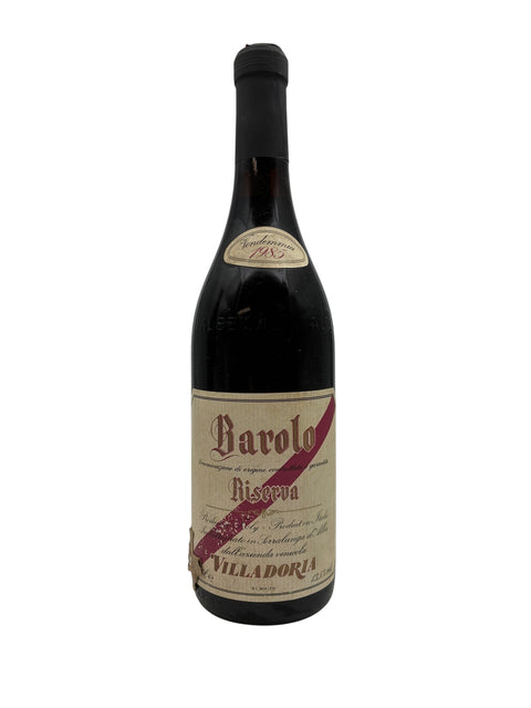 Flaske af Barolo Villadoria 1983 rødvin med etikette