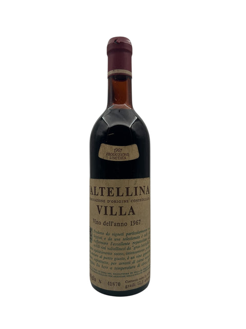 Flaske af Valtellina Villa 1967 rødvin
