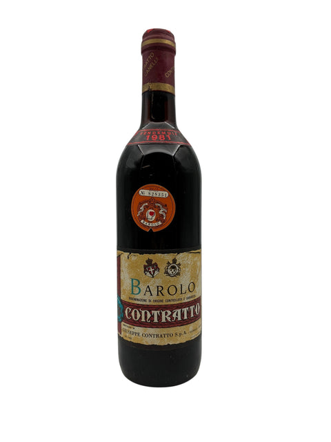 Fles rode wijn Barolo Contratto 1981