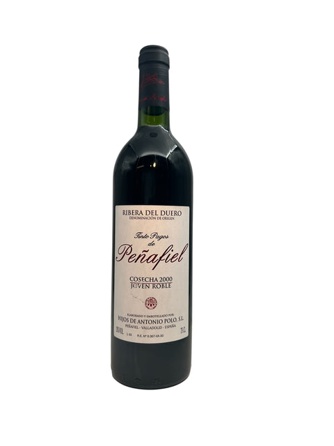 Bottle of Tinto Pagos Peñafiel 2000 red wine from Ribera del Duero