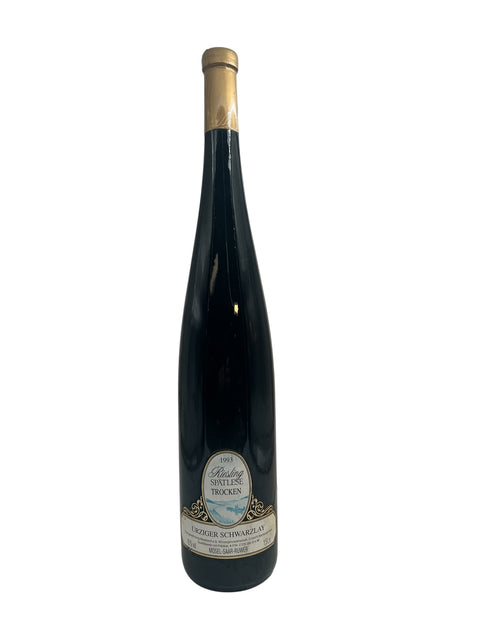 Flaska Riesling Urziger Schwarzlay 1993 med etikett