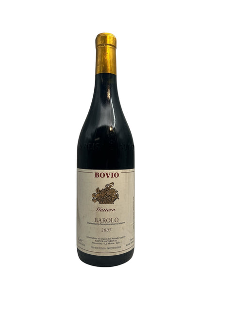 Gattera Bovio 2007 rött vin från Barolo i flaska med gyllene kapsel