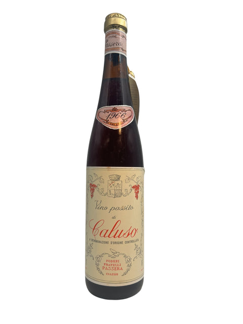 Flaske af Caluso Poderi Fratelli Passera 1966 dessertvin