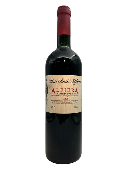 Flaske af Alfiera Marchesi Alfieri 1992 rødvin