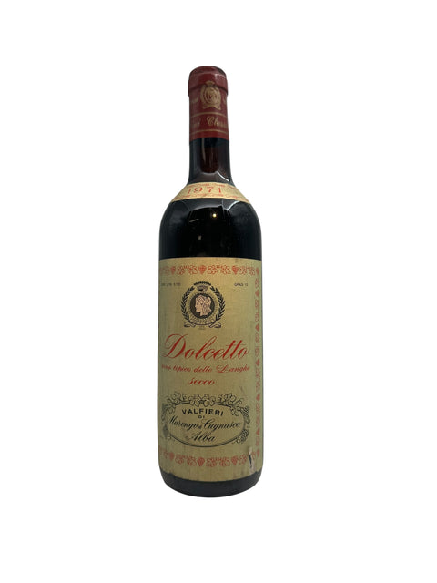 Fles Dolcetto Valfieri Italiaanse rode wijn uit 1971