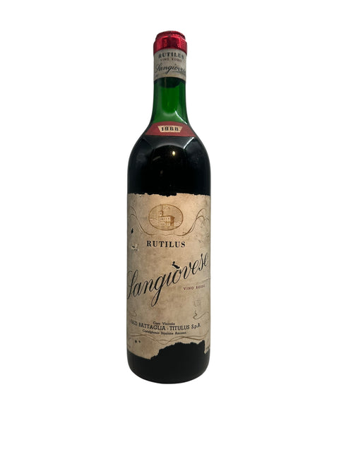 Fles rode Sangiovese-wijn uit Fazi Battaglia vintage 1968