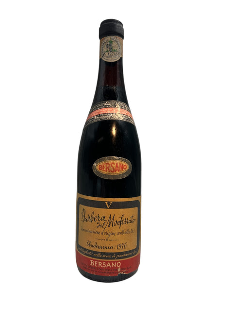 Flaska Barbera del Monferrato Bersano 1976 rött vin