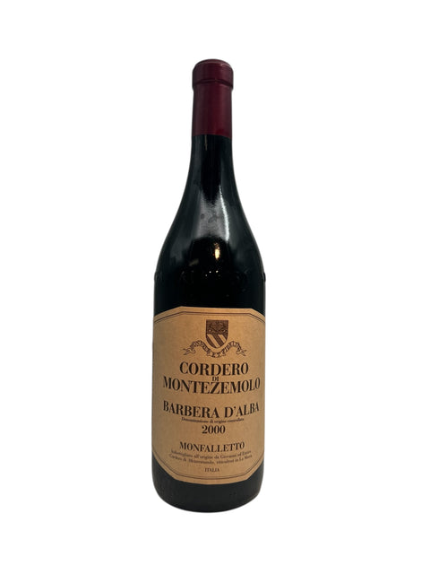 Fles rode wijn Barbera d'Alba Cordero di Montezemolo 2000