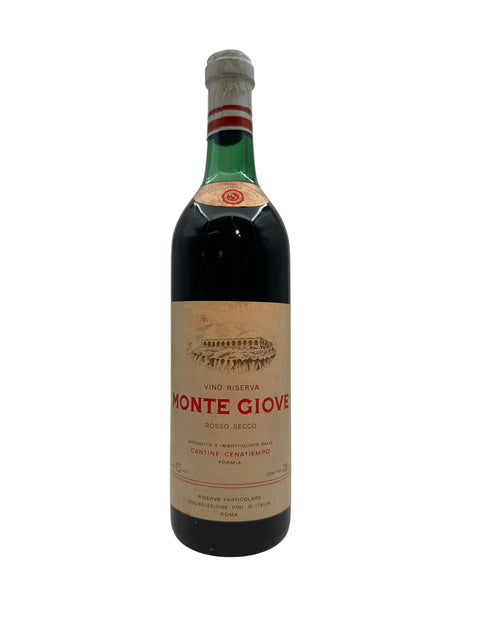 Flaske af Monte Giove rødvin fra Cantine Cenatiempo