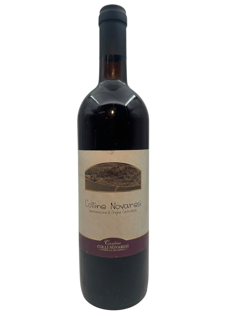 Bouteille de vin rouge de la Cantine Colli Novaresi