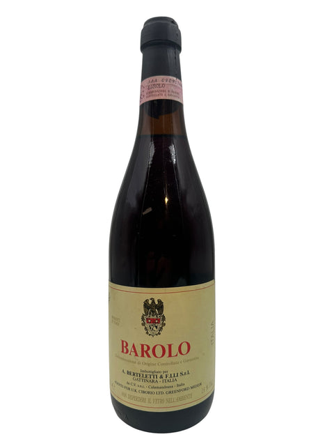 Bouteille de Barolo avec étiquette de 1975 du producteur A. Brteletti & F.lli